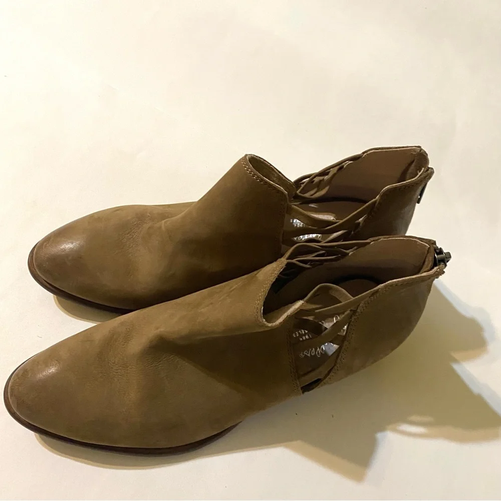 Seychelles Women's  Tan Ankle Boots